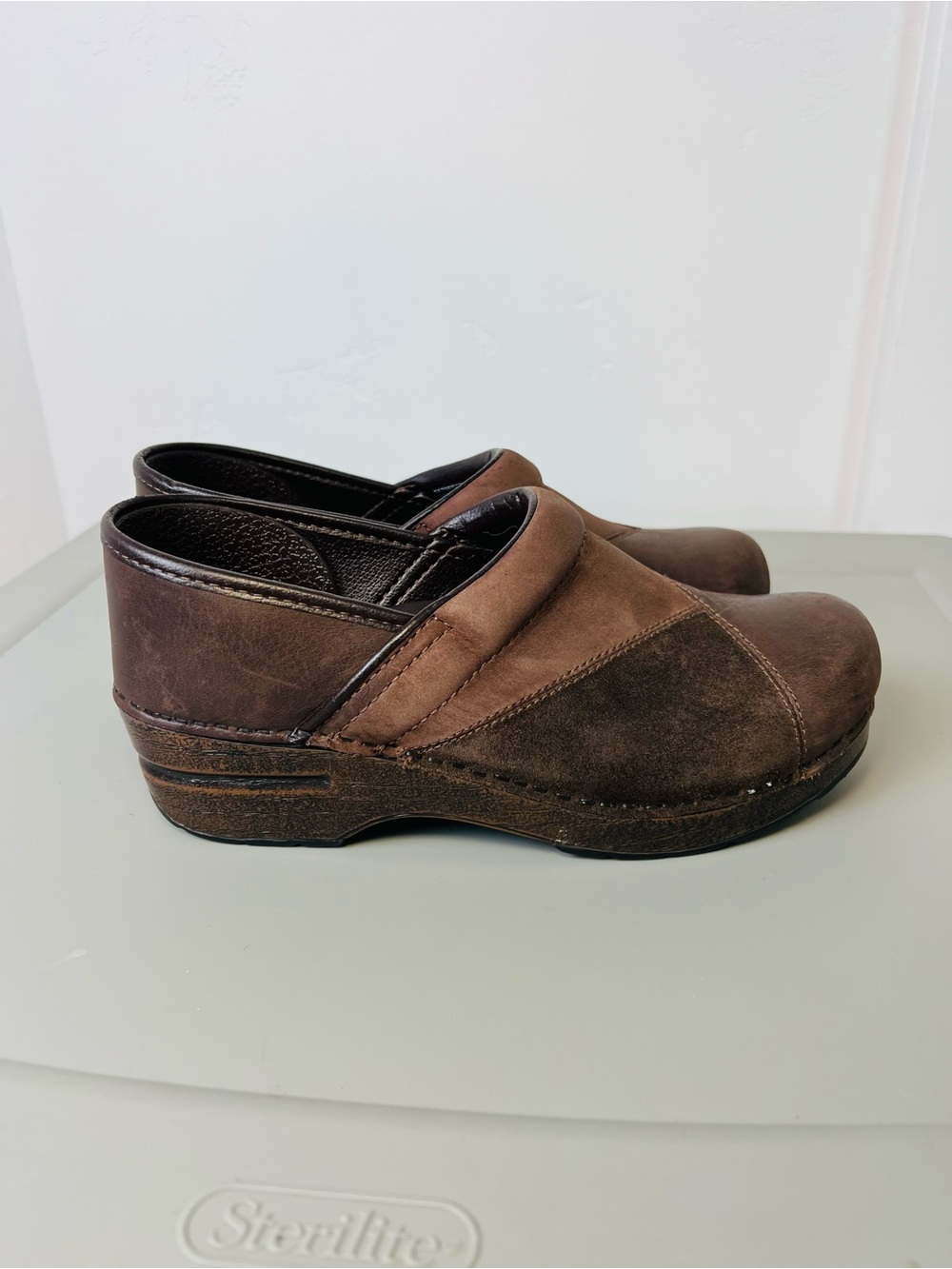 Dansko Brown Leather Patch Clogs EU 38 - Picture 2 of 7